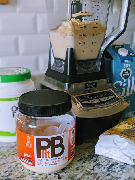 Protein Powder Shakes Vanilla, Protein Shake Breakfast Recipes, Peanut Butter Powder Smoothie Recipes, Peanut Butter Oatmeal Protein Shake, Protein Shake With Vanilla Powder, Protein Shake With Pb2, Vanilla Peanut Butter Protein Shake, Healthy Peanut Butter Protein Shake, Easy Vanilla Protein Shake Recipes