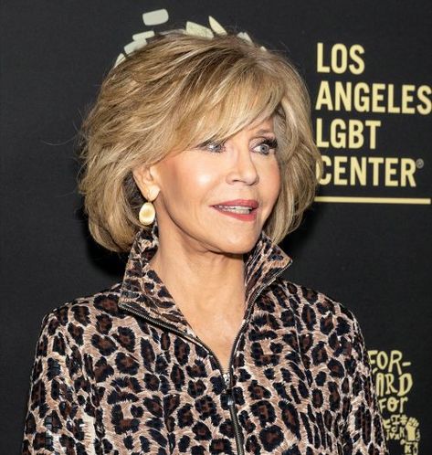 Jane Fonda Swears by This One Product for Smooth Skin — Best Life Whisky Bangs, Jane Fonda Hair, Long Hair And Bangs, Jane Fonda Hairstyles, Glamour Gals, Barefoot In The Park, Vanessa Redgrave, Dream Woman, Bold Red Lips