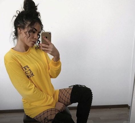 Lace Outfits, Fest Outfits, Instagram Baddie, Yellow Outfit, Fishnet Stockings, Mode Inspo, Outfit Goals, Looks Style, Baddie Outfits