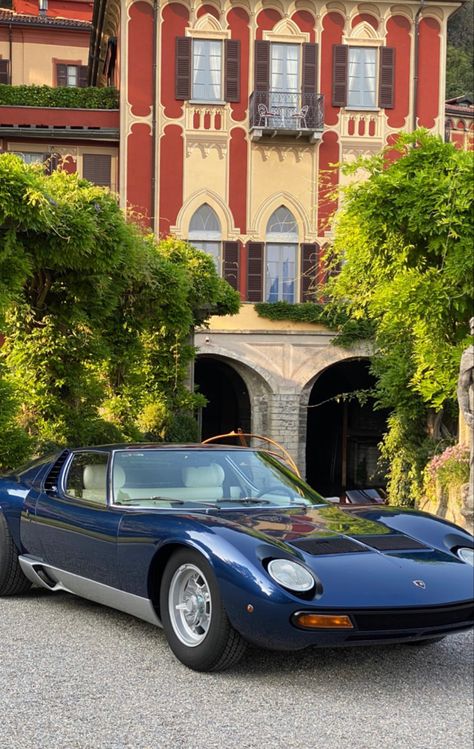 Old Lamborghini, Lamborghini Aesthetic, Lambo Miura, Vintage Lamborghini, Classic Icon, Lamborghini Miura, Lamborghini Cars, Classy Cars, Pretty Cars