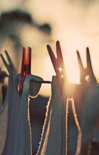 . Laundry Art, Clothes Hanging, Into The West, Line Photo, Sun Shining, Foto Tips, Three Rivers, Washing Line, Jolie Photo