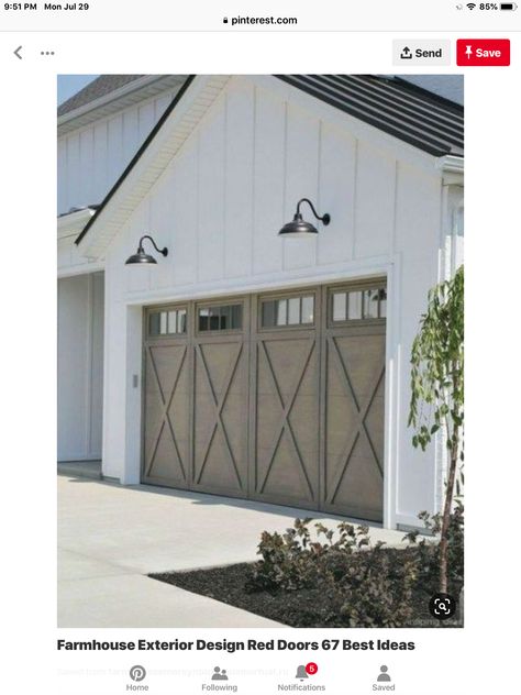 Beautiful Garage, Modern Garage Doors, Farmhouse Garage, Garage Door Styles, Farmhouse Exterior Design, Modern Farmhouse Diy, Garage Exterior, Garage Door Design, Wooden Garage