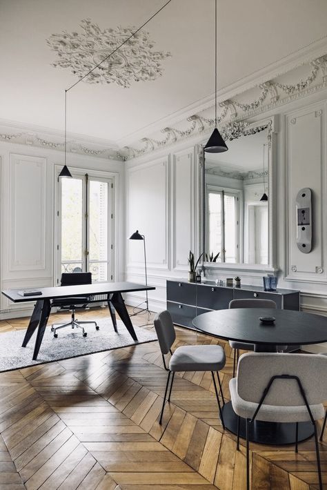 French Office Design, Communal Office Space, Parisian Office, Modern Scandinavian Living Room, Paris Office, French Office, Ceo Office, Space Hotel, Parisian Interior