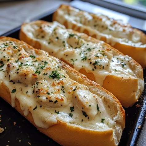 Chicken Alfredo Stuffed Garlic Bread Subs Chicken Alfredo Subs, Chicken Alfredo Bread Boat, Breaded Chicken Sides, Chicken Alfredo Stuffed Garlic Bread, Chicken Sub Sandwich Recipes, Chicken Alfredo Sandwich, Chicken Alfredo Garlic Bread, Alfredo Sandwich, French Bread Dinner Ideas