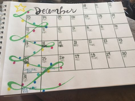 DIY December calendar. 💚 Dry Erase Board Art, Calendar Doodles, Calendar Themes, December Bullet Journal, Chalkboard Calendar, Dry Erase Board Calendar, Hbd Quotes, Whiteboard Calendar, Bullet Journal Set Up