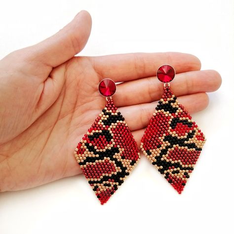 Bead Bottle, Stitch Earrings, Beaded Earrings Native, Bead Weaving Tutorials, Brick Stitch Earrings, Handmade Jewelry Tutorials, Beaded Earrings Patterns, Jewelry Design Earrings, Handmade Beaded Jewelry