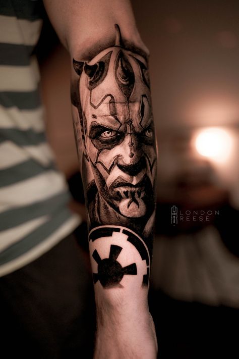 Maul Tattoo, Darth Vader Tattoo Design, Darth Maul Tattoo, Sith Tattoo, Star Wars Tattoo Sleeve, Lightsaber Tattoo, Darth Vader Tattoo, Hyper Realistic Tattoo, Skull Sleeve Tattoos