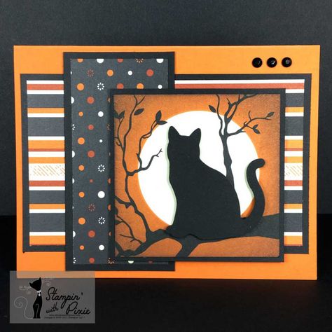 Halloween Cards Diy, Halloween Paper Crafts, Spooky Cat, Spooky Night, Carte Halloween, Halloween Cards Handmade, Cat Stamp, Halloween Scrapbook, Cat Halloween