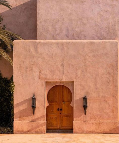 Moroccan Doors Marrakech, Marrakesh Architecture, Amanjena Marrakech, Morrocan Aesthetic, Modern Moroccan Interior Design, Mediterranean Cottage, Moroccan Landscape, Modern Arabic Interior, Marrakech Walls