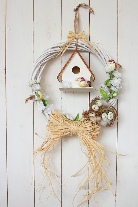 Pin Loom, Unique Bird Houses, Diy Garland, Wreath Decor, Easter Diy, Easter Spring, Easter Crafts, Bird Houses, Grapevine Wreath