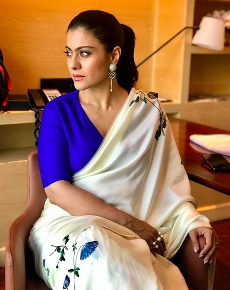 Mango Earrings, Kajol Saree, Saree Jacket Designs, Nikesha Patel, Saree Jackets, Keep Me Stylish, Raw Mango, Indian Saree Blouse, White Saree