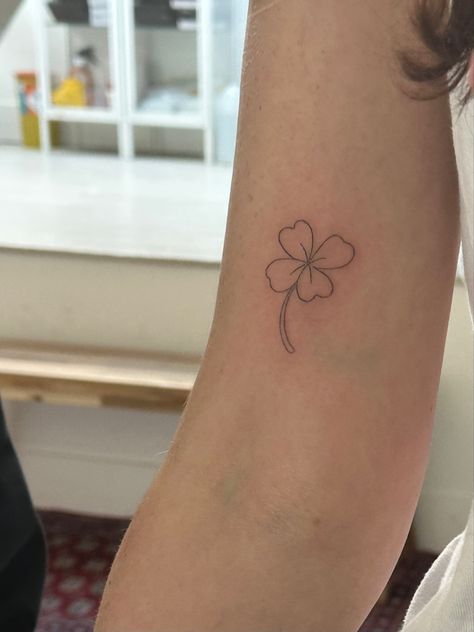 Lucky Four Leaf Clover Tattoo, Luck Of The Irish Tattoo, Lucky Flower Tattoo, 4 Leaf Clover Tattoo Design, Lucky Leaf Tattoo, 4 Clover Leaf Tattoo, Flour Leaf Clover Tattoo, Crimson And Clover Tattoo, Lucky Charms Tattoo