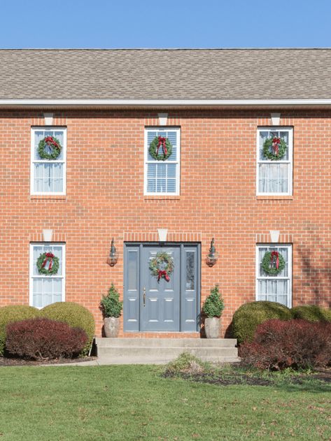 DIY Window Wreaths for Christmas - Handmade Weekly Outside Window Wreaths, Window Wreaths Christmas Outdoor Diy, Window Wreaths Christmas Outdoor, Window Wreaths Christmas, Wreaths On Windows Outdoor, Christmas Wreath On Windows Outdoor, Wreaths On Windows, Window Wreaths, Wreaths For Christmas