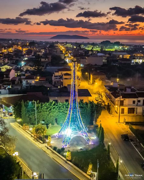 Sunset
Eiffel Tower
Christmas lights
Greece
Sea Places In Greece, Visiting Greece, Sunset Photography, Christmas Lights, Places To Travel, Eiffel Tower, Greece, Christmas