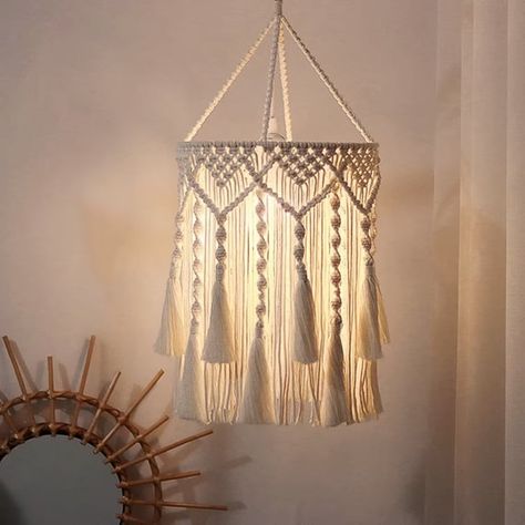 برج العرب, Macrame Light, Macrame Lamp Shade, Macrame Chandelier, Simpul Makrame, Macrame Lamp, Makramee Diy, Decorative Lamp Shades, Light Hanging