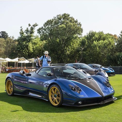 Pagani Zonda Tricolore made out of exposed Blue & Grey carbon fiber w/ Tricolore stripes and Gold wheels Photo taken by: @keystothejungle on Instagram Owned by: @dan_am_i on Instagram Pagani Roadster, Hypercar Collection, Pagani Zonda Tricolore, Pagani Huayra R, Pagani Sports Car, Pagani Utopia, Pagani Huayra Bc Tempesta, Pagani Car, Pagani Zonda R