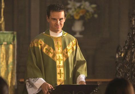 Hot Priest Fleabag, Priest Fleabag, Best Movie Lines, Jim Moriarty, New Movies To Watch, Timothy Olyphant, Arte Van Gogh, Andrew Scott, Love My Man