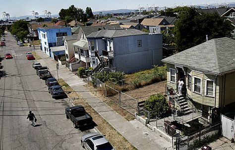 south central los angeles ghetto - "we can help change this into a way better enviroment with help from everyone. Low Income Neighborhood, South Los Angeles, City Slums, South Central Los Angeles, Compton California, Rap Us, Los Angeles City, Carbon Monoxide, South Central