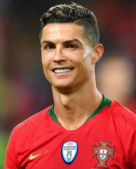 Ronaldo Profile Pic, Ronaldo Profile, Cristiano Ronaldo Haircut, Ronaldo Hair, Ronaldo Haircut, Cr7 Portugal, Cristiano Ronaldo Hd Wallpapers, Ronaldo Portugal, Cr 7