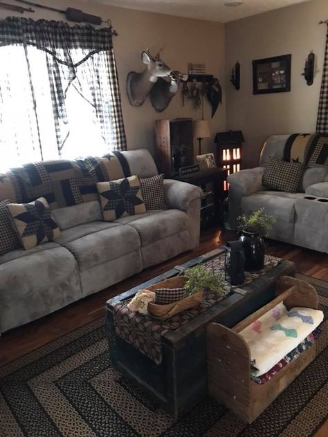 Western Living Rooms With Grey Couch, Cow Hyde Living Room Decor, Western Living Room Grey Couch, 90s Country Home Decor, Primitive Living Room Ideas, Remodel Mobile Home, Primitive Livingroom Furniture, Primitive Bedroom, Primitive Living Room