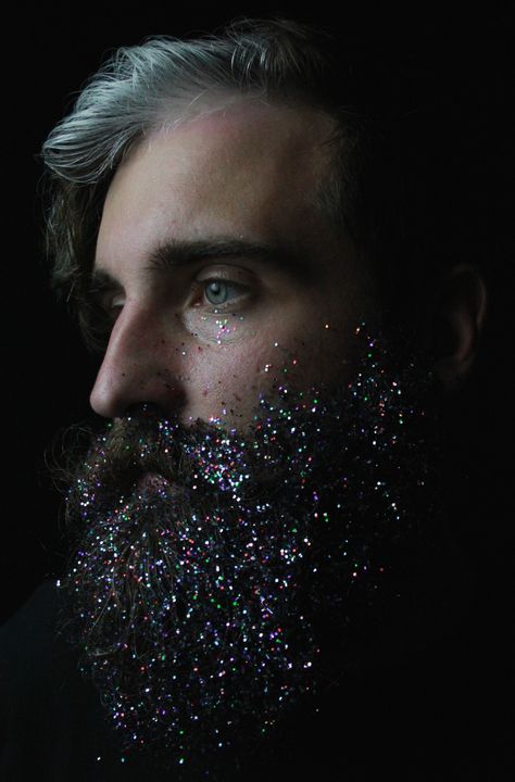 Glitter Beard, Beard Decorations, Glitter Beards, Flower Beard, Glitter Roots, Glitter Photography, Glitter Shirt, Hair Creations, Moustaches