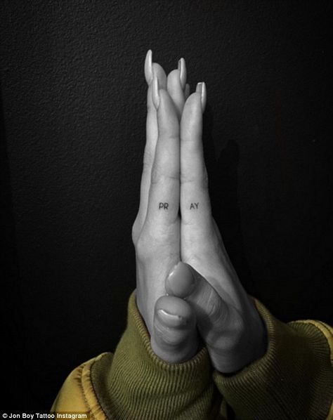 Having faith: Hailey Baldwin showed off her new 'Pray' tattoo on Wednesday, an ink that was designed none other than by gal pal Kendall Jenner Hailey Baldwin Tattoo, Pray Tattoo, Jonboy Tattoo, Side Hand Tattoos, Travel Funny, Girl Goals, Tattoo Spots, Jon Boy, New Tattoo Designs