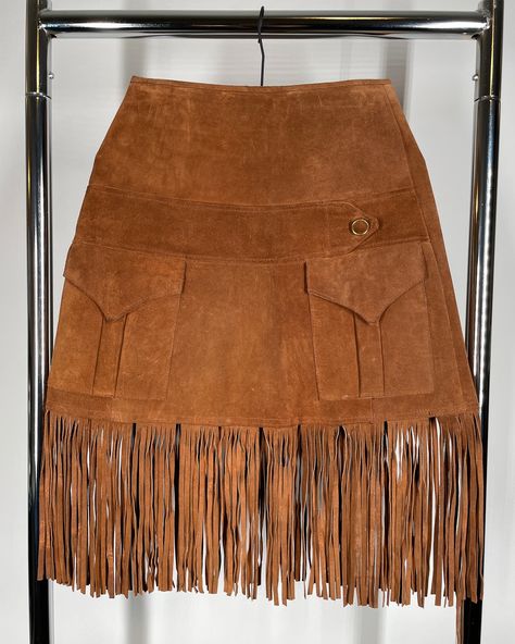 Brown Suede Fringe Skirt Fits size M Waist 14” Hip 20.5” Length 17” (minus fringe) Measurements are done lying flat in inches. 100% Leather Note - fully lined Fringe Skirt Leather, Brown Suede Skirt Western, Suede Skirt Outfit, Brown Fringe Mini Skirt, 70s Suede Skirt, Brown Suede Skirt, Suede Fringe Skirt, Fringe Skirt, Suede Skirt