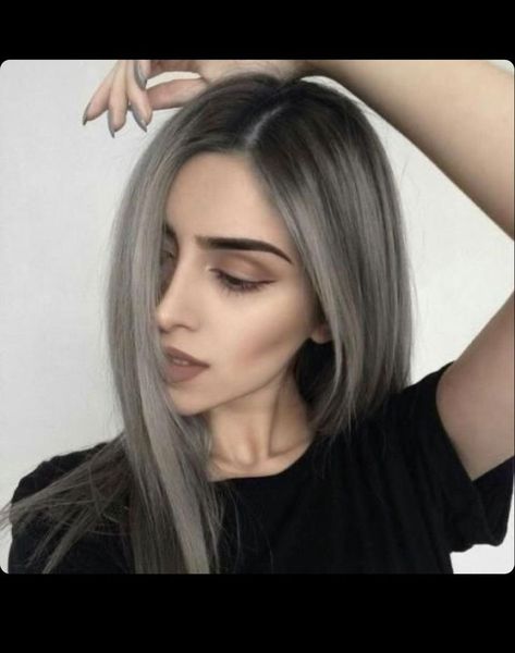 Blond Cenușiu, Long Grey Hair, Ombre Curly Hair, Grey Hair Wig, Ombre Hairstyles, Ash Hair, Jessica Lowndes, Nails Brown, Brown Ombre Hair