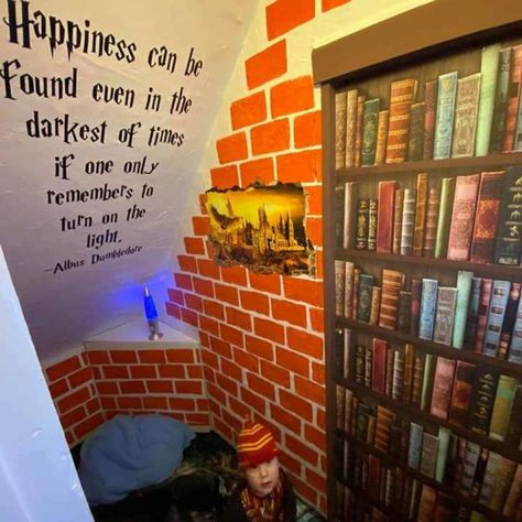 Harry Potter Under Stairs Room, Harry Potter Nook Under The Stairs, Cupboard Under The Stairs Harry Potter, Under The Stairs Playroom Harry Potter, Harry Potter Staircase Room, Harry Potter Cupboard Under The Stairs, Harry Potter Closet Under The Stairs, Harry Potter Under The Stairs Room, Harry Potter Reading Nook