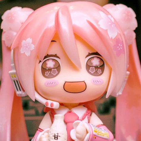 Sakura Aesthetic, Sakura Miku, Train Illustration, Miku Hatsune Vocaloid, Sakura Tree, Art Tools Drawing, Aesthetic Pfp, Anime Figurines, Iphone Icon