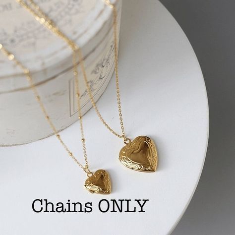 🐕 Big deals! Replacement Chains for Locket {Pendant NOT included} only at $10.00 Hurry. #LayerNecklace #LayerChain #CableChain #BeadedChain #ReplacementChain #in #chain #Pendant #minilocket #heart Heart Shaped Locket, Gold Heart Locket, Picture Locket, Photo Locket Necklace, Heart Locket Necklace, Locket Pendant Necklace, Jewelry Lockets, Heart Pendant Gold, Locket Charms