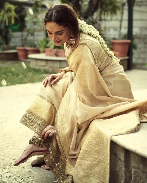 Aditi Rao Hydari and Siddharth tied the knot in Sabyasachi ensembles, at a 400-year-old Wanaparthy temple Aditi Rao Hydari, Sabyasachi Bride, Aditi Rao, Bride Photoshoot, Saree Poses, Indian Photoshoot, Bollywood Wedding, Vogue India, Wedding Look