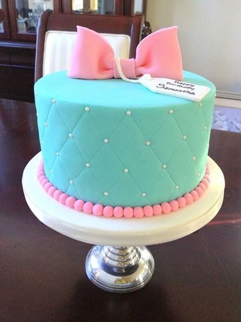 Simple Fondant Cake, Decorative Cupcakes, Mini Pastelitos, Kue Fondant, Easy Fondant, Torte Creative, Present Cake, Gift Box Cakes, Fondant Cakes Birthday