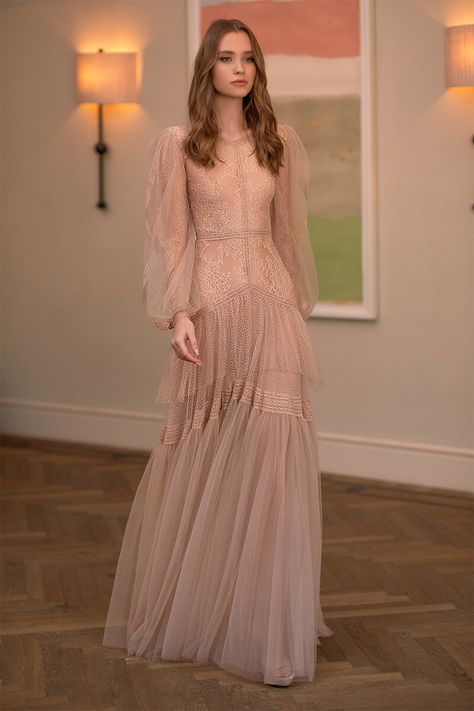 Emilia - Champagne Colored Prom Dresses, V Neck A Line Dress, Brokat Modern, Dress Brokat Modern, Modest Evening Dress, Soiree Dresses, Formal Dresses With Sleeves, Elegant Prom, Modest Dress