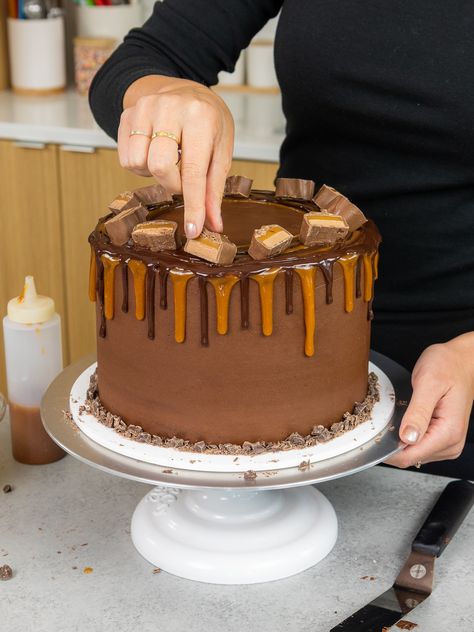 Milky Way Cake, Chocolate Filling For Cake, Salted Caramel Frosting, Milk Chocolate Ganache, Chocolate Drip Cake, Caramel Frosting, Baking Cocoa, Cake Recipes From Scratch, Chocolate Drip