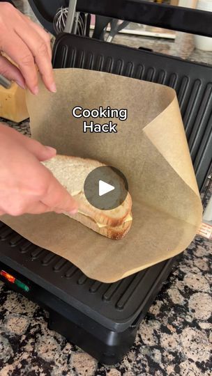 Panini Press Recipes, Salty Recipes, Auto Mini, Panini Sandwich, Panini Press, Potato Roll, Cooking Hacks, Cleaning Organizing, Parchment Paper