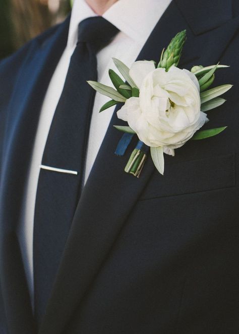 Peony Boutonniere, Ranunculus Wedding Bouquet, Buttonhole Flowers, White Boutonniere, White Wedding Decorations, Button Holes Wedding, Groom Boutonniere, White Peonies, Resort Wedding