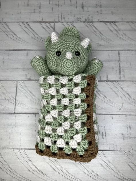 Crochet Spring Patterns, Dinosaur Lovey, Make A Teddy Bear, Crochet Baby Projects, Chunky Crochet Blanket, Lovey Pattern, Crochet Toys Free, Crochet Lovey, Easy Crochet Baby Blanket