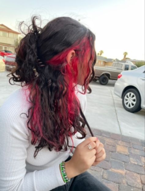 Curly Hair Red Underneath, Curly Hair With Red Underneath, Red Underneath Hair Curly, Red Dye Curly Hair, Split Dye On Curly Hair, Curly Hair With Colored Streaks, Red Peekaboo Hair Curly, Black Curly Hair With Red Highlights, Curly Hair With Red Streaks