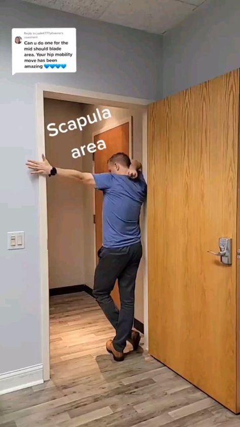Bannockburn Chiropractic & Physical Therapy | 🔵 inner shoulder blade stretch. This also provides mobility to the thoracic and lumbar spine. This is a little slower version of what I… | Instagram Shoulder Blade Stretch, Scapula Exercises, Neck And Shoulder Exercises, Bolesti Chrbta, Trening Sztuk Walki, Body Pain Relief, Physical Therapy Exercises, Neck Exercises, Posture Exercises