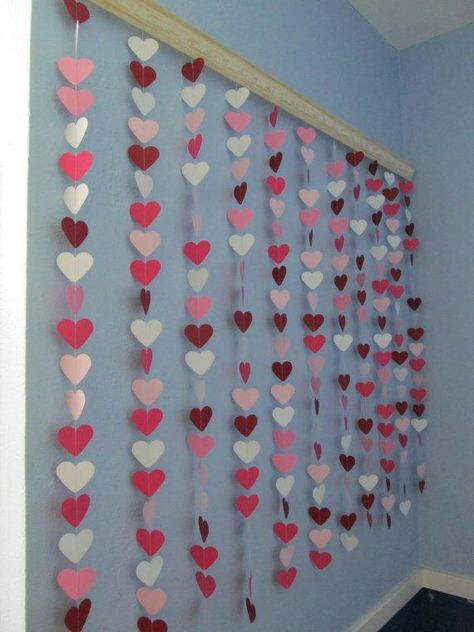 Valentines Photo Booth, Heart Backdrop, Valentine Backdrop, Handmade Garland, Valentine Garland, Diy Valentine's Day Decorations, Party Backdrops, Diy Valentines Decorations, Valentines Day Photos