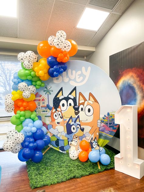 Bluey 1st Birthday Photoshoot, 1st Birthday Boy Bluey Theme, Bluey Birthday Backdrop Ideas, Bluey Birthday Party Balloons, Bluey Theme Birthday Party Decorations, Bluey 1st Birthday Party For Boys, Bluey Birthday Party Themes, Bluey Birthday Balloon Arch, Bluey Birthday For Boys