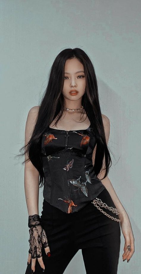 Anime Black Hair, Red Lip Makeup, Cute Dress Outfits, Jennie Kim Blackpink, Pink Makeup, Dance Fashion, Jennie Kim, Black Pink Kpop, Stage Outfits