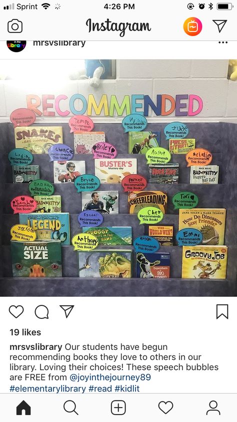 Elementary Library Reading Nook, Picture Book Display Library, Diy Library Ideas, School Library Signs, Learning Commons Elementary, Middle School Library Book Displays, Elementary Library Book Displays, New Books Display Library, Elementary School Library Decorating Ideas