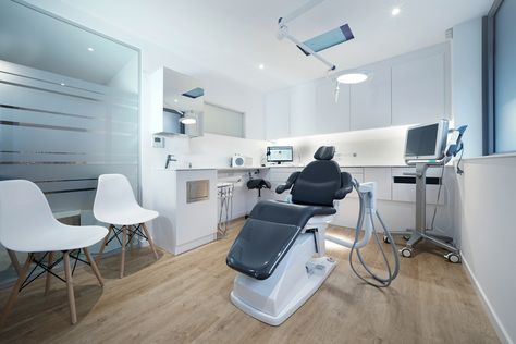 Liege Belgium, Dental Cabinet, Female Dentist, Hospital Interior, Hospital Interior Design, Dental Practice, Dental Clinic, Belgium, Lab