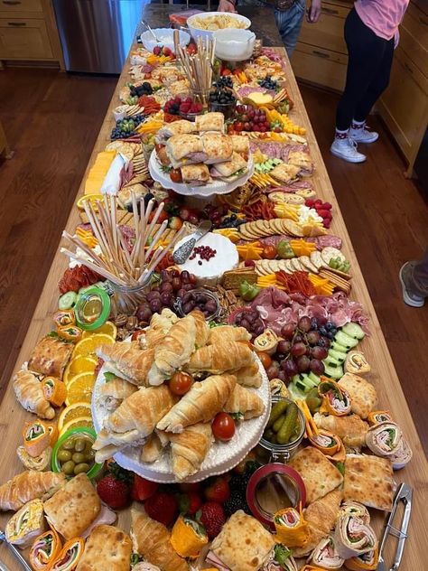 Charcuterie Table With Sandwiches, Charcuterie Sandwich Table, Charcuterie Board Ideas Tea Party, Charcuterie Board Tables, Party Ideas For Grandma, Charcuterie Board With Sandwiches, Easy Charcuterie Table, Fall Wedding Finger Foods, Grazing Table With Sandwiches