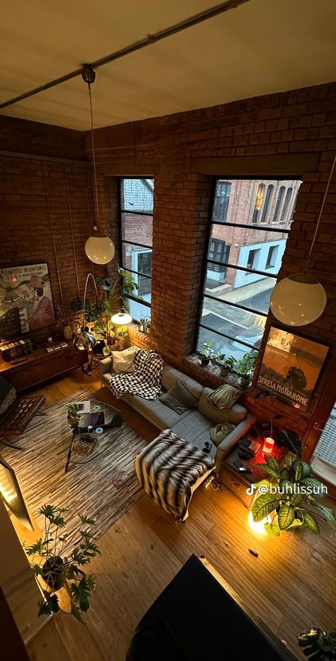 Brooklyn Loft Interior, Exposed Brick Apartment Decor, Brick New York Apartment, Apartment Decor Industrial, Loft Apartment Greenery, Cool Nyc Apartments, Loft Apartment Dark Aesthetic, Small Brick Apartment, Funky Loft Apartment