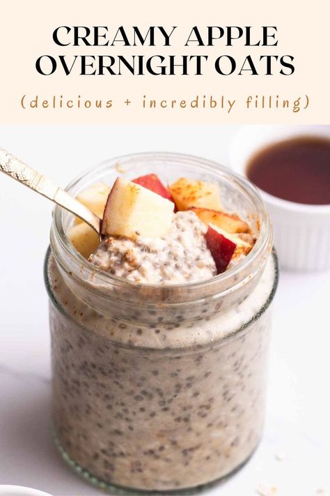 Start your day off with this amazing applesauce overnight oats! It is creamy, sweet, and incredibly delicious. An easy grab-and-go breakfast perfect for busy workdays. Apple Overnight Oats, Overnight Oats Healthy, Overnight Oats, Day Off, Oats, Oatmeal