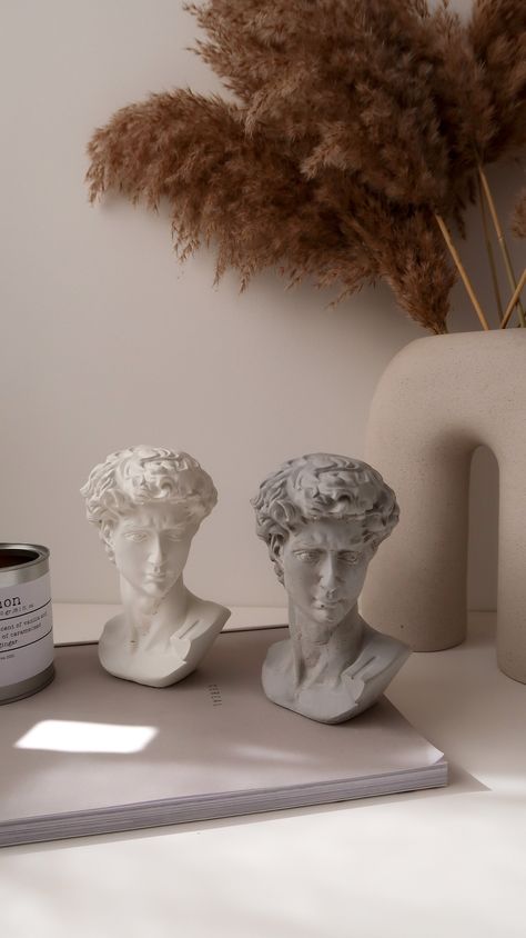 David Statue Aesthetic, Atlanta Nails, David Aesthetic, Statue Aesthetic, David Michelangelo, Statue Head, Michelangelo's David, David Statue, Roman Busts