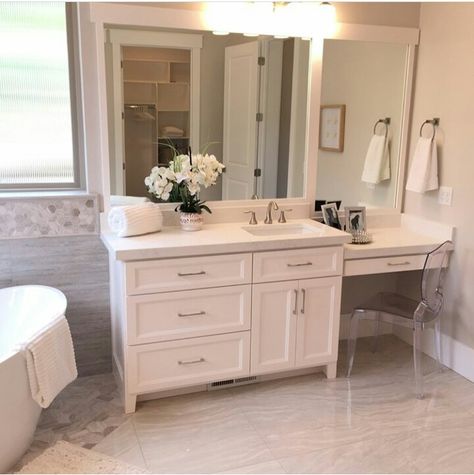 Vanity With Makeup Area Double, His And Her Vanity Master Bath Separate, Double Sink Vanity With Makeup Area, Split Vanity Master Bath, Bathroom With Vanity Area, Bathroom Double Vanity Ideas Master Bath, Bathroom Vanity With Makeup Area, Vanity With Makeup Area, Vanity In Bathroom